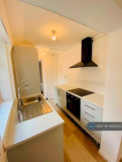 3 Bedroom Terraced House To Rent In Carlyle Road, Rotherham, S66