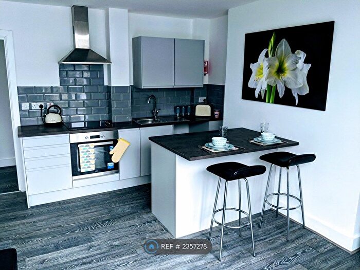 1 Bedroom Flat To Rent In Walter Road, Swansea, SA1