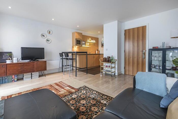 1 Bedroom Apartment To Rent In Meridian Court, Bermondsey, SE16