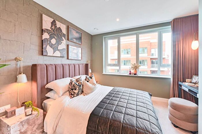 1 Bedroom Flat For Sale In Lombard Square, Plumstead, SE28