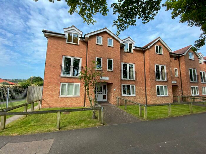 2 Bedroom Flat To Rent In North Leas Avenue, Scarborough, YO12