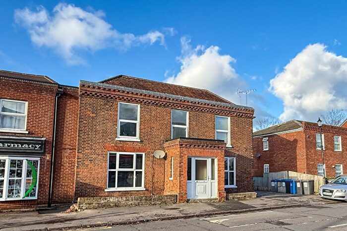 1 Bedroom Flat To Rent In Wraysbury, Berkshire, TW19