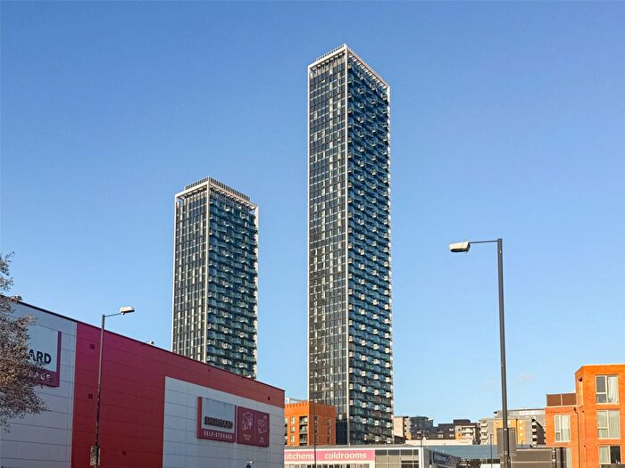 2 Bedroom Flat For Sale In Portal Way, Ealing, W3