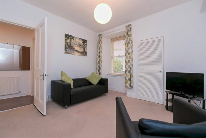 1 Bedroom Flat To Rent In Caledonian Crescent, Edinburgh, EH11