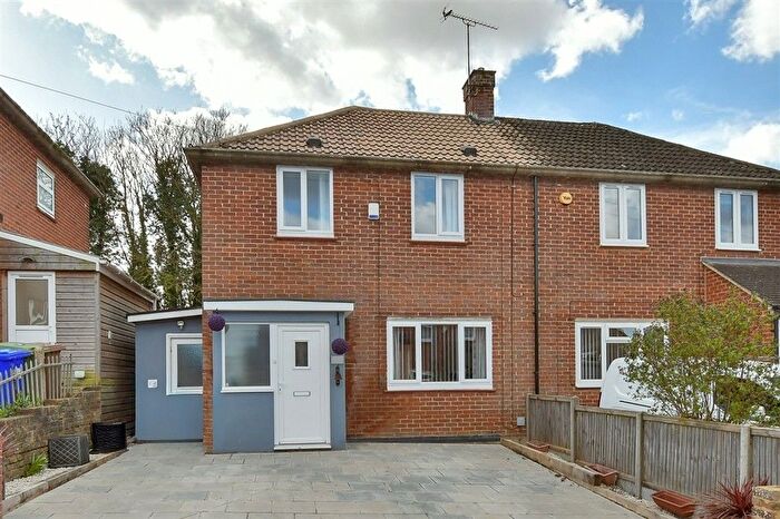 2 Bedroom Semi Detached House For Sale In Lion Field, Faversham, Kent, ME13
