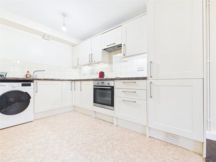 2 Bedroom Semi Detached House To Rent In Allington Road, Southville, Bristol, BS3