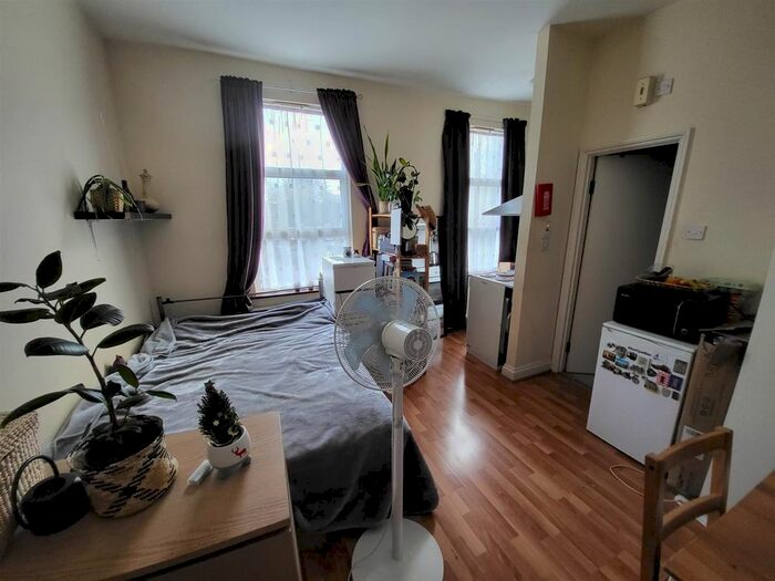 Studio To Rent In Rock Street, London, N4