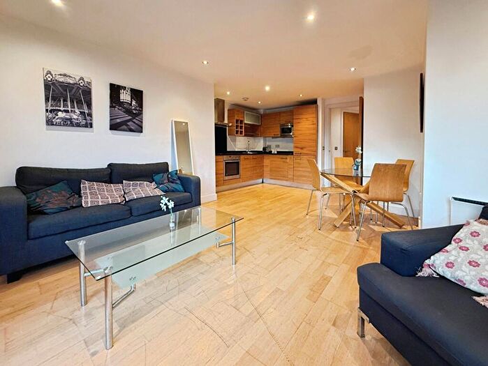 2 Bedroom Flat To Rent In Clarence House, The Boulevard, Leeds, West Yorkshire, LS10