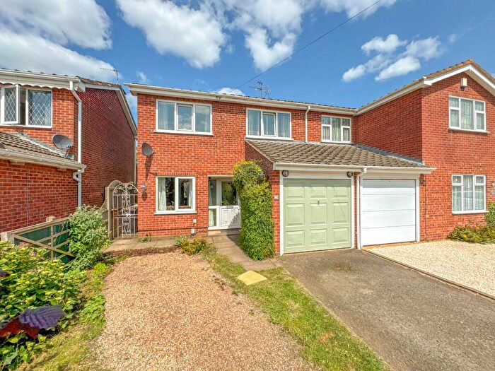 3 Bedroom Semi-Detached House For Sale In Grasmere Crescent, Nuneaton, CV11