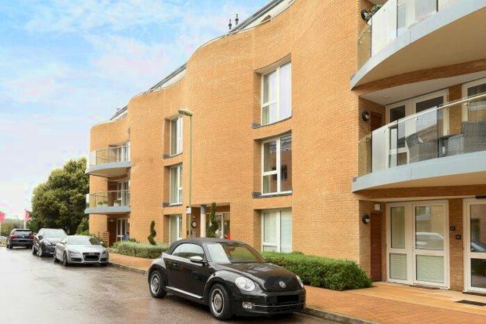 2 Bedroom Flat To Rent In Almansa Way, Lymington, SO41