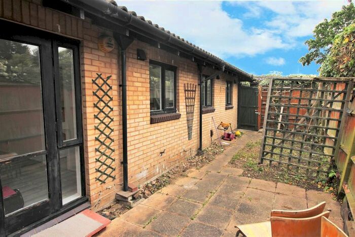 2 Bedroom Flat To Rent In Eastgate Close, London, SE28