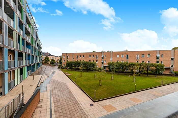 2 Bedroom Apartment To Rent In Warren Close, CB2