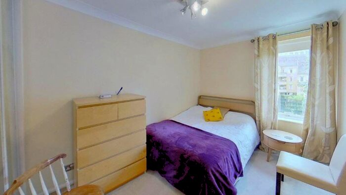 2 Bedroom Flat To Rent In Back Church Lane, Aldgate, London, E1