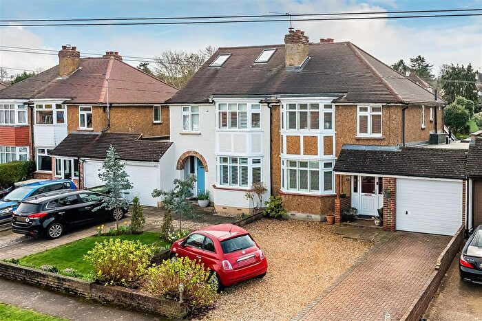 3 Bedroom Semi Detached House For Sale In Cannonside, Fetcham, KT22