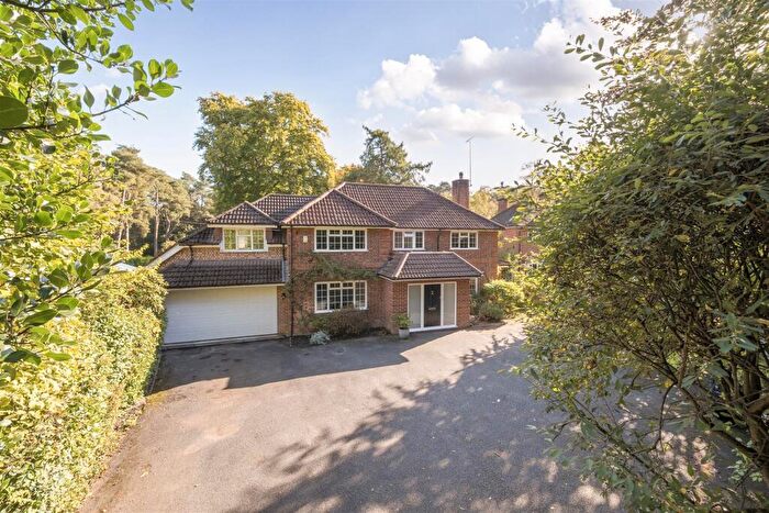 5 Bedroom Detached House For Sale In Wokingham Road, Crowthorne, Berkshire, RG45