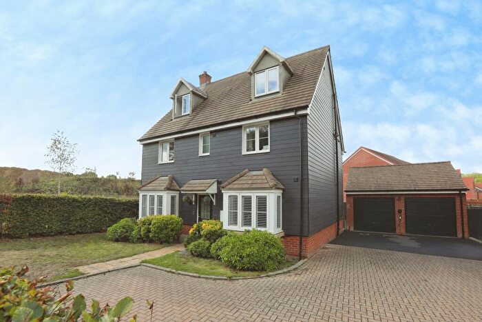 5 Bedroom Detached House For Sale In Somerley Drive, Crawley, West Sussex, RH10