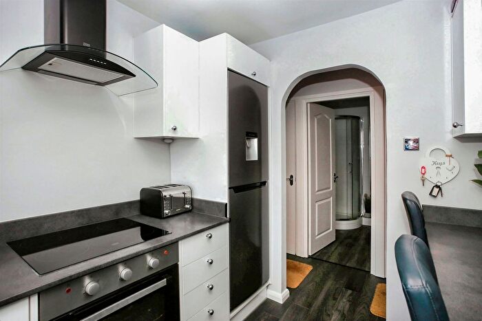 2 Bedroom Flat For Sale In Flamborough Close, Woodston, Peterborough, PE2