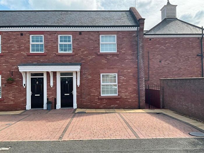 2 Bedroom House To Rent In Woodland View, Hyde, SK14