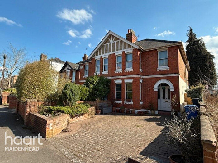 5 Bedroom Semi Detached House To Rent In St Lukes Road, Maidenhead, SL6