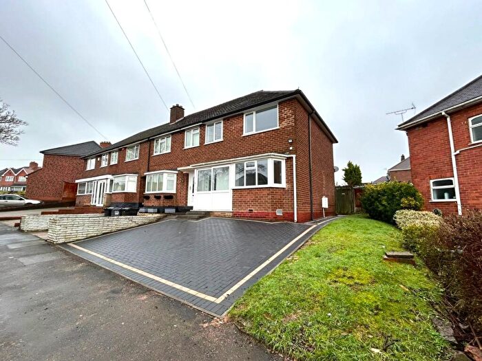 3 Bedroom End Of Terrace House To Rent In Brackenfield Road, Birmingham, West Midlands, B44