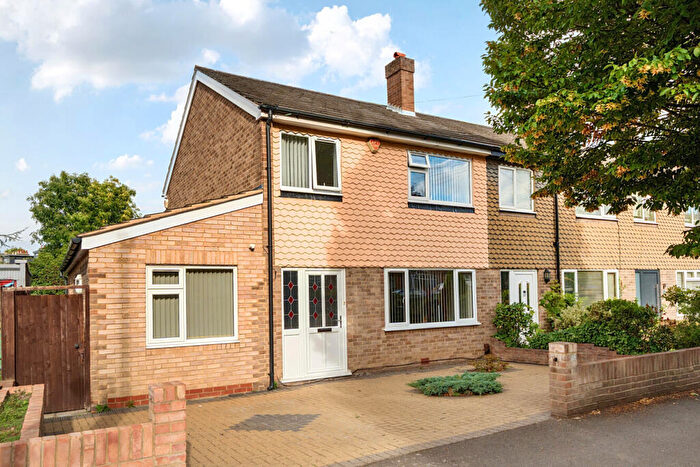 4 Bedroom End Of Terrace House For Sale In Parish Lane, Penge, London, SE20