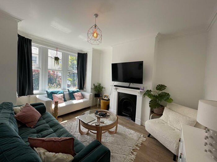 3 Bedroom Terraced House To Rent In Botley, Oxford, OX2