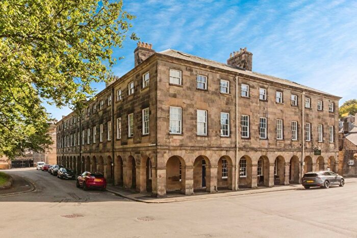 3 Bedroom Flat For Sale In The Square, Buxton, SK17
