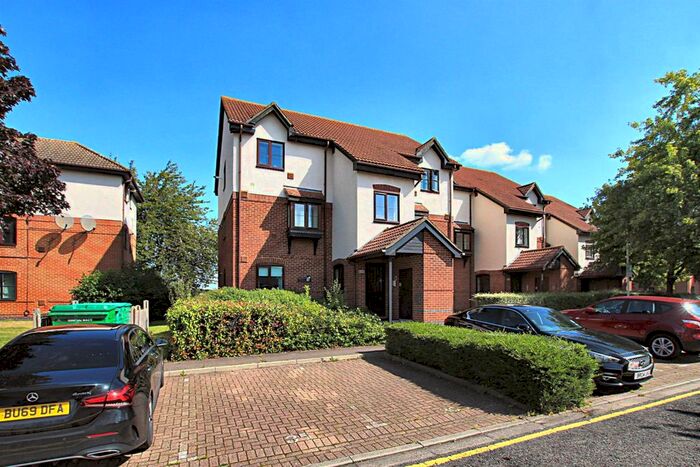 1 Bedroom Flat To Rent In David Close, Harlington, UB3