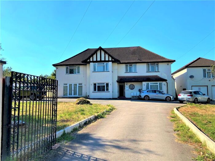 2 Bedroom Flat To Rent In Swakeleys Road, Ickenham, Greater London, UB10