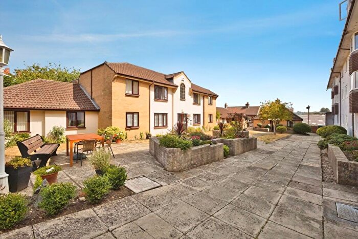 2 Bedroom Retirement Property For Sale In The Avenue, Yeovil, BA21