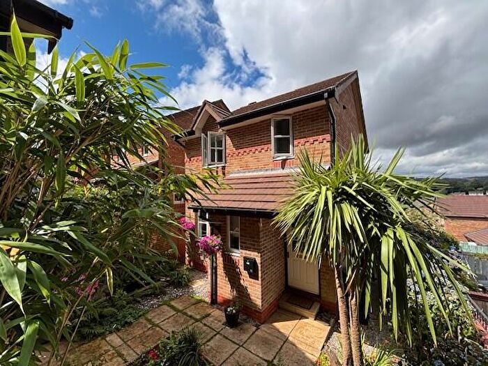 3 Bedroom Detached House To Rent In Manor View, Par, PL24