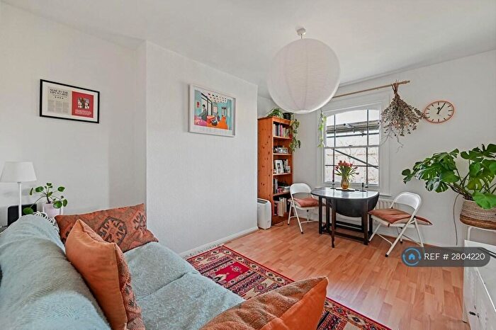 2 Bedroom Flat To Rent In Wray Crescent, London, N4