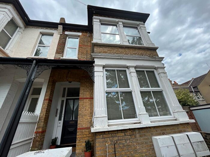 2 Bedroom Apartment To Rent In Toledo Road, Southend On Sea, SS1