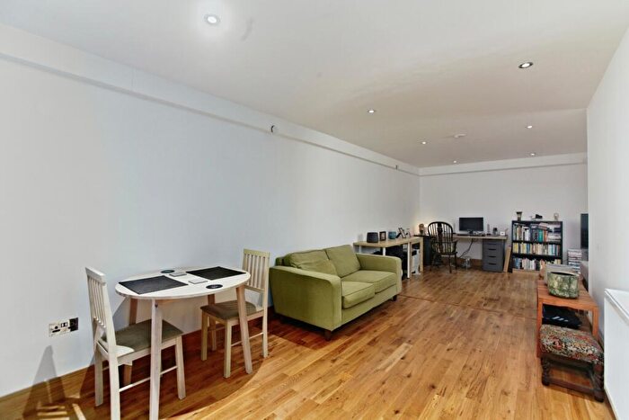 1 Bedroom Flat For Sale In Scarbrook Road, Croydon, CR0