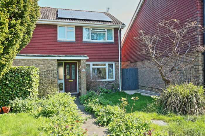 3 Bedroom Semi-Detached House To Rent In Heatherside, Camberley, GU15