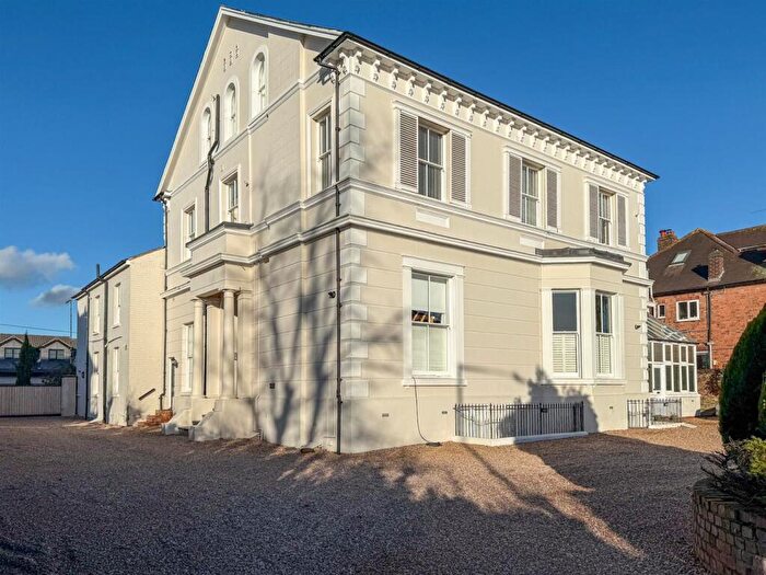 1 Bedroom Apartment To Rent In Warwick Place, Leamington Spa, CV32