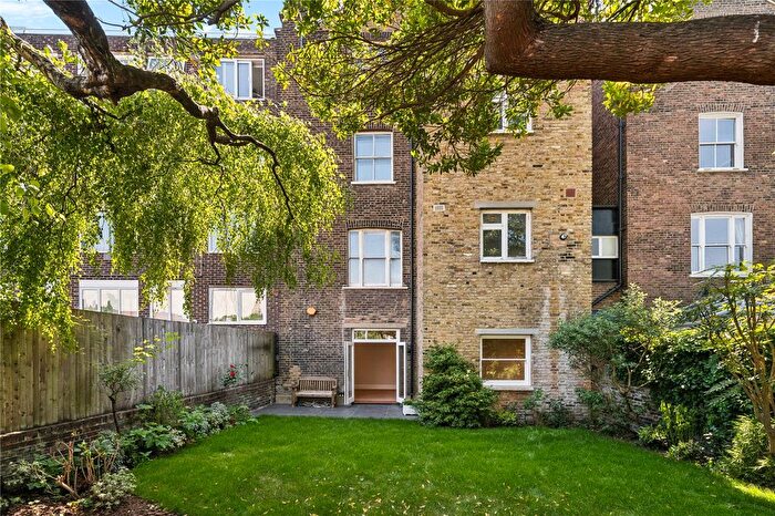 2 Bedroom Flat For Sale In King Henrys Road, Primrose Hill, London, NW3