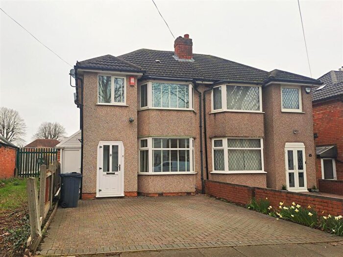 3 Bedroom Semi-Detached House For Sale In Whitecroft Road, Sheldon, Birmingham, B26