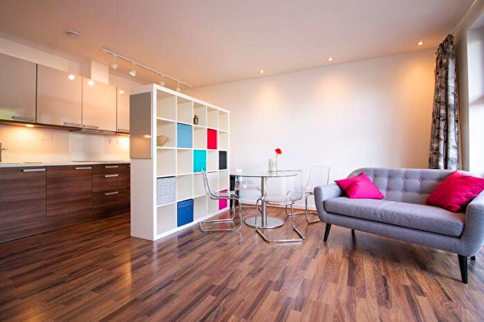 2 Bedroom Flat To Rent In Carmine Wharf, Copenhagen Place, Limehouse, E14
