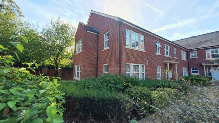 2 Bedroom Flat To Rent In The Courtyard, London Road, Gloucester, GL1