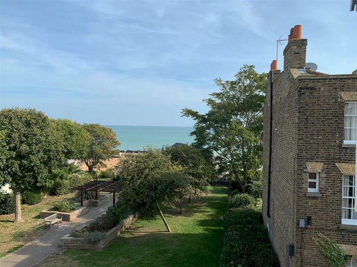 3 Bedroom Flat To Rent In Albion Street, Broadstairs, CT10