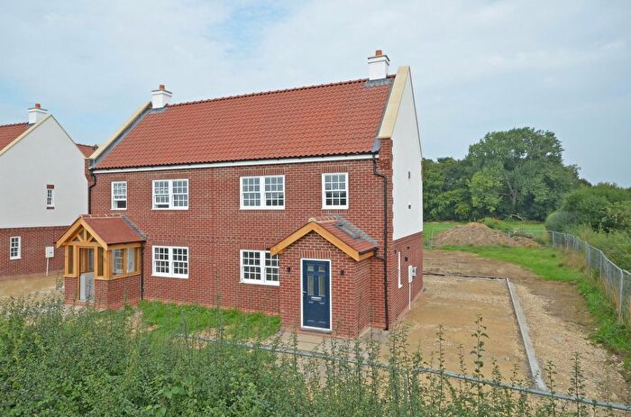 4 Bedroom Semi-Detached House To Rent In South View, Pool Lane, Nun Monkton, YO26