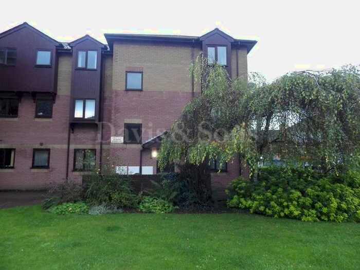 2 Bedroom Ground Flat To Rent In Ebbw Court, Woodward Road, Cross Keys, Newport. NP11
