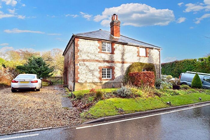 2 Bedroom Semi-Detached House To Rent In Kings Worthy, SO23