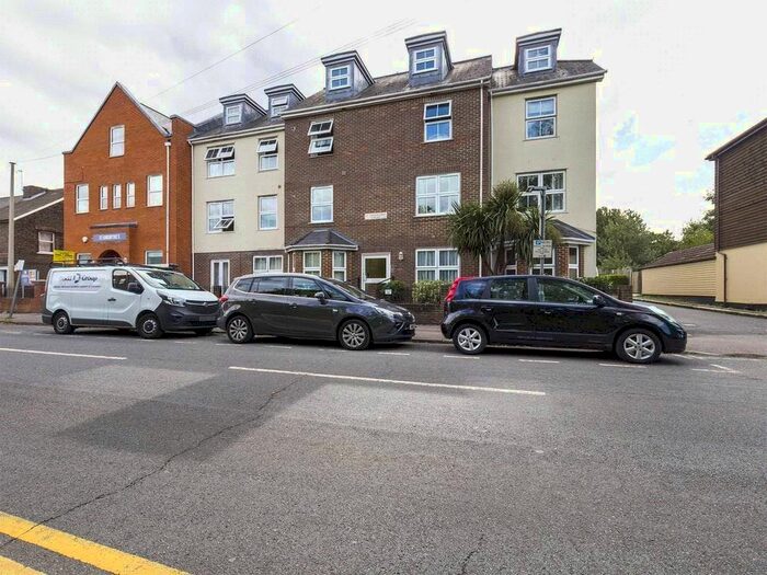 2 Bedroom Flat To Rent In St Eanswythe's Court, Tonbridge, Kent, TN9