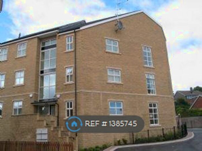 2 Bedroom Flat To Rent In Briarmains, Thornton, Bradford, BD13