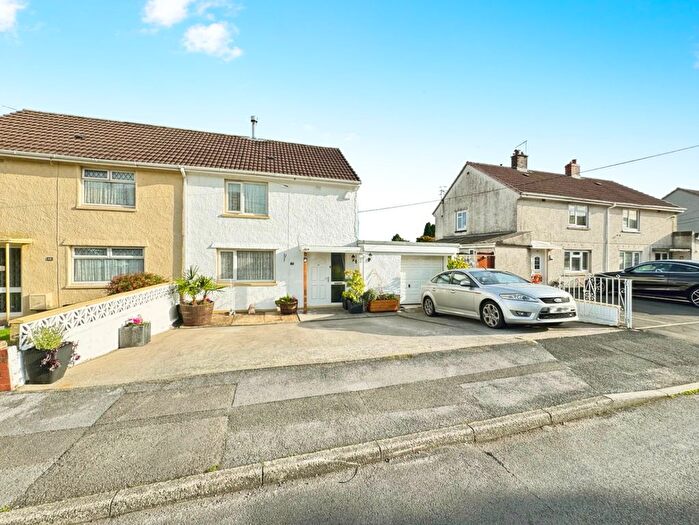 2 Bedroom Semi-Detached House For Sale In Maesderi, Hendy, Pontarddulais, Swansea, Carmarthenshire, SA4