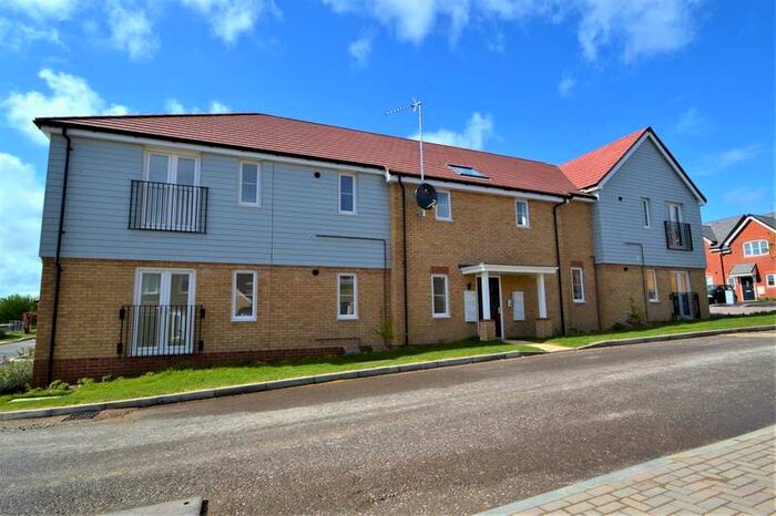 2 Bedroom Flat To Rent In Sinclair Drive, Stane Street, Pulborough, RH20
