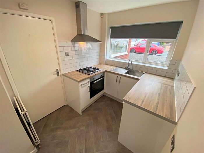 3 Bedroom House To Rent In Kenswick Drive, Halesowen, West Midlands, B63