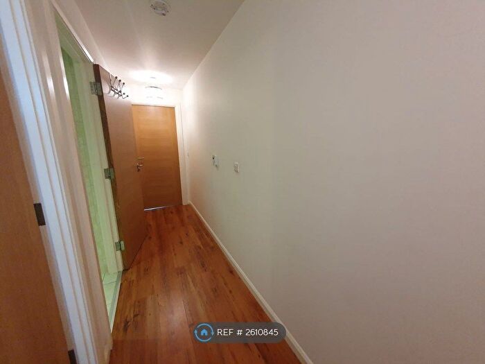 1 Bedroom Flat To Rent In Mann Island, Liverpool, L3